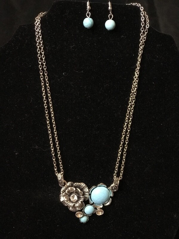 Blue crackle stone/flower necklace