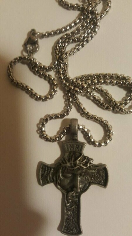 Face of Jesus Christ Christian Cross Necklace