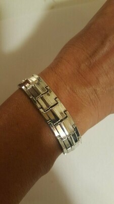 Shiny Magnetic 591Pcs Titanium Bracelet Holistic Pain Relief