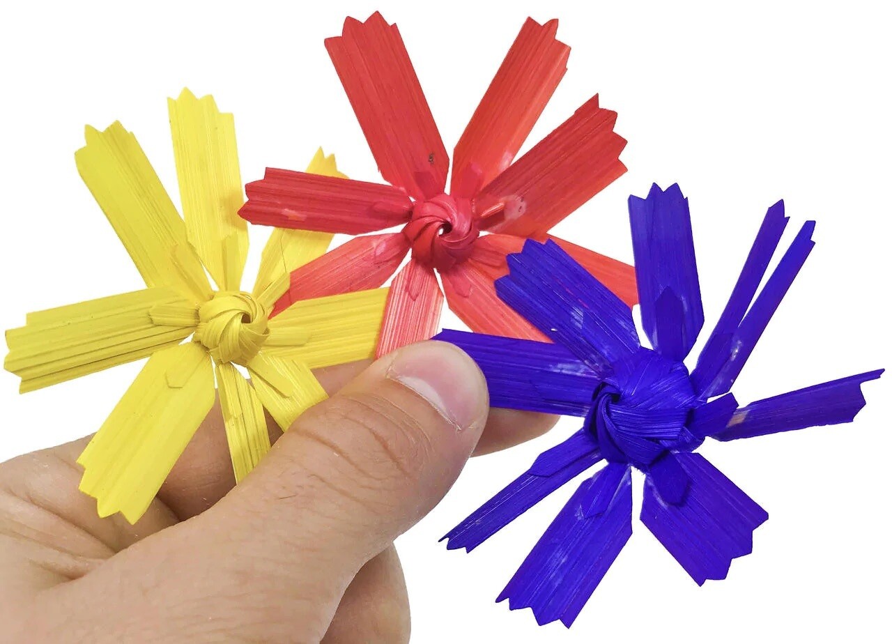 3 Pack Bamboo Flower Foot Talon Toy