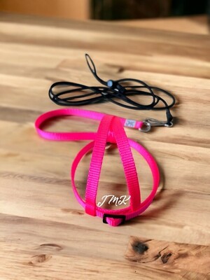 JMK Harness and Leash - Color Pink - Size Medium: 425-600 grams: Eclectus, Med. Macaws (Severe, Red Fronted), Lg Amazons (Double Yellow, Yellow Nape), Umbrella, Congo Grey