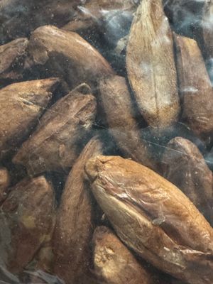 8 oz RAW Pili Nut Kernels with Skin - Good for all Birds