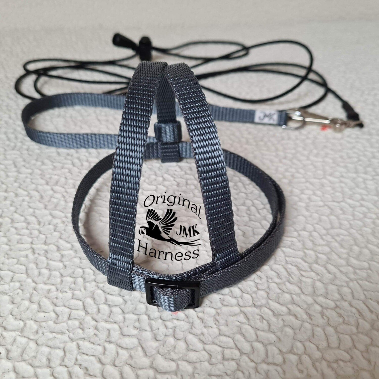 JMK Harness and Leash - Color Dark Grey, Size Medium: 425-600 grams: Eclectus, Med. Macaws (Severee, Red Fronted), Lg Amazons (Double Yellow, Yellow Nape), Umbrella, Congo Grey
