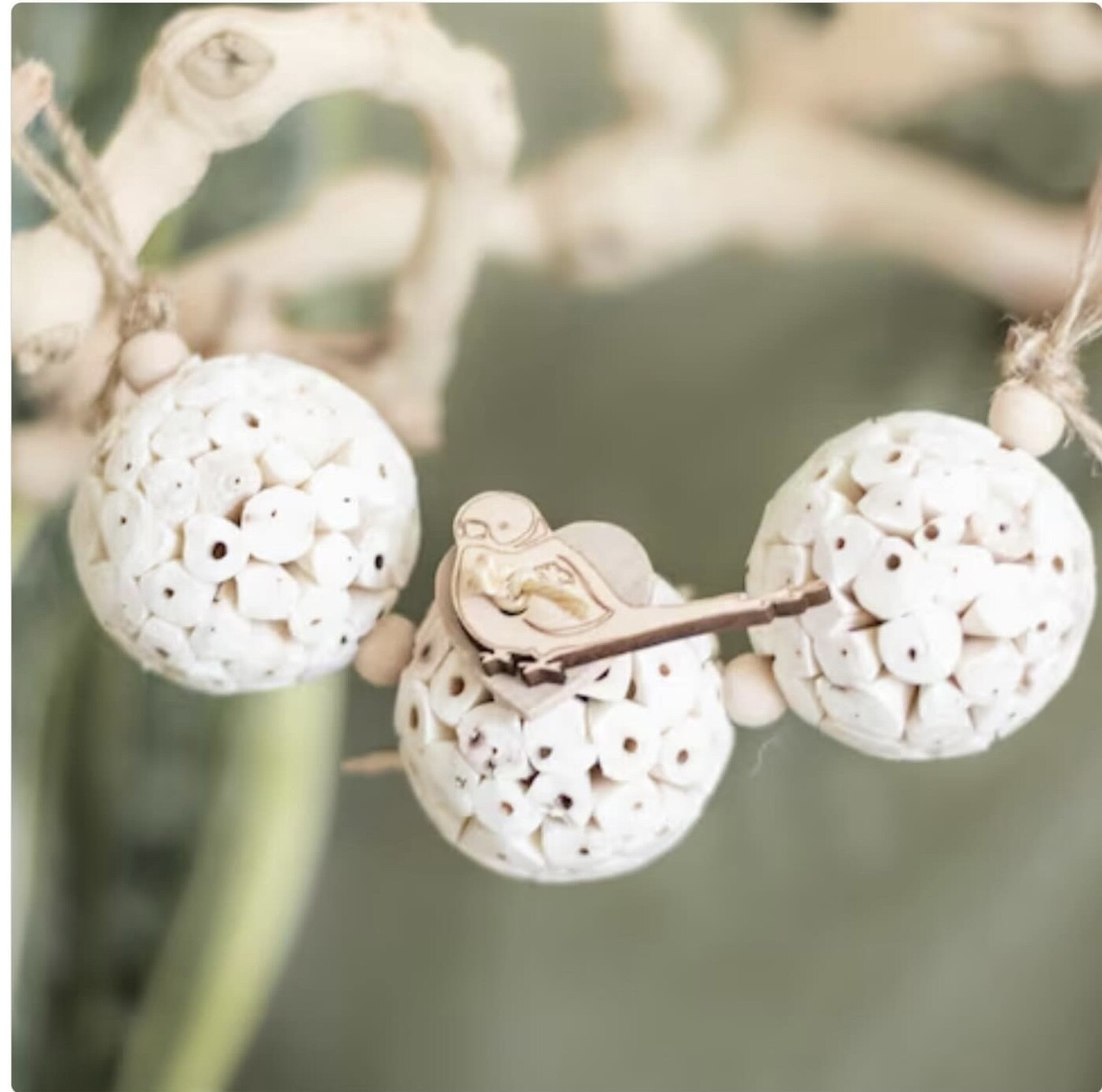 Sola Garland Mini -  Natural parrot toy with sola wood toy by Little Dinos Natural Bird Toys