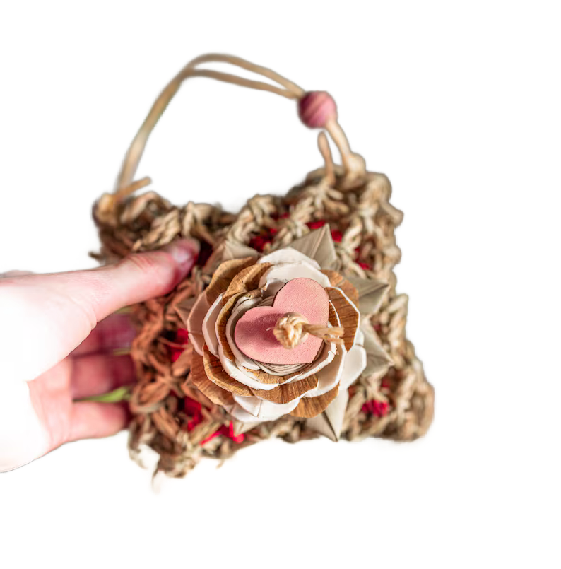 Foraging Heart by Little Dinos Natural Bird Toys