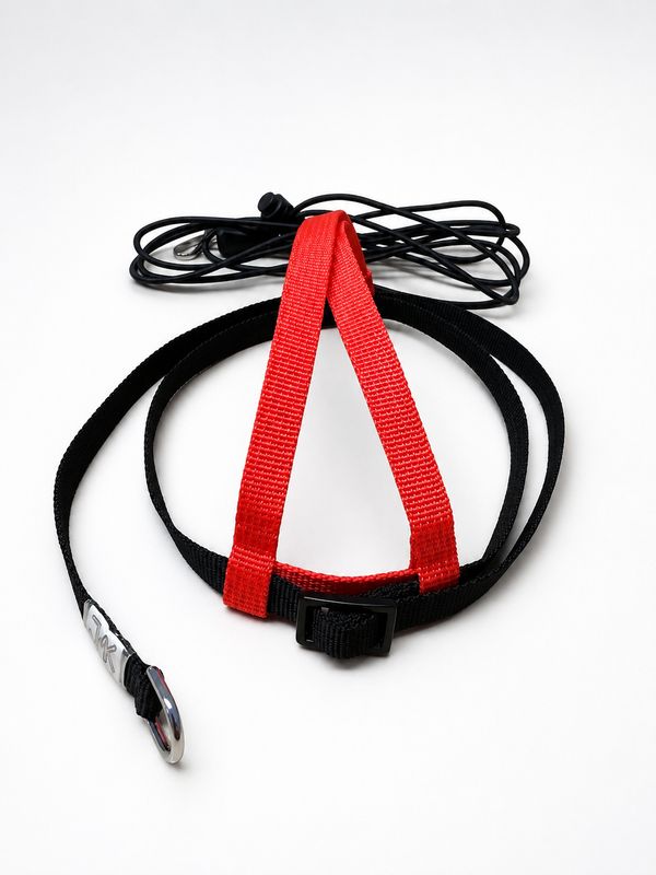 JMK Harness and Leash - Colors Red and Black, Size Medium: 425-600 grams: Eclectus, Med. Macaws (Severee, Red Fronted), Lg Amazons (Double Yellow, Yellow Nape), Umbrella, Congo Grey