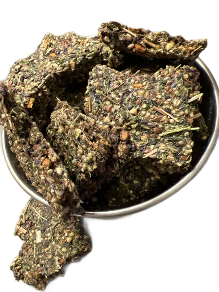 Green Chunks for all size Birds Small Bag 4 cups by Phoenix Foraging Rolls