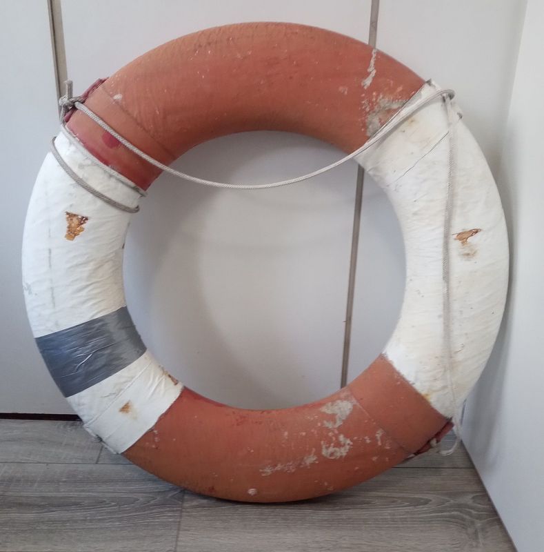 Alter Rettungsring rot / weiß