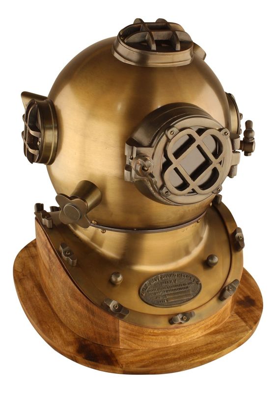 Taucherhelm Replik Eisen im Messing-Antik Look mit Holzsockel