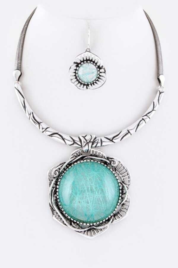 Jumbo Ornate Medallion Collar Necklace Set