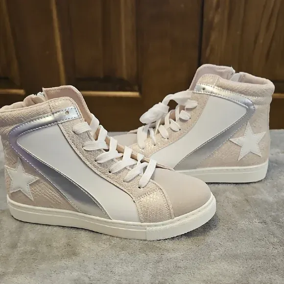 HIGH TOP SNEAKER