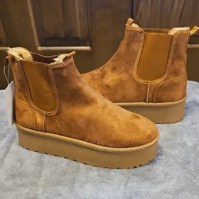 PLATFORM BOOTS - TAN