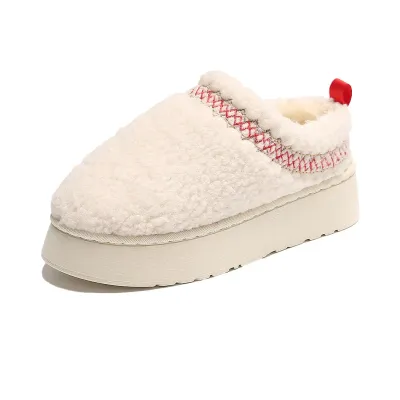 CREAM SLIP-ON CLOGS