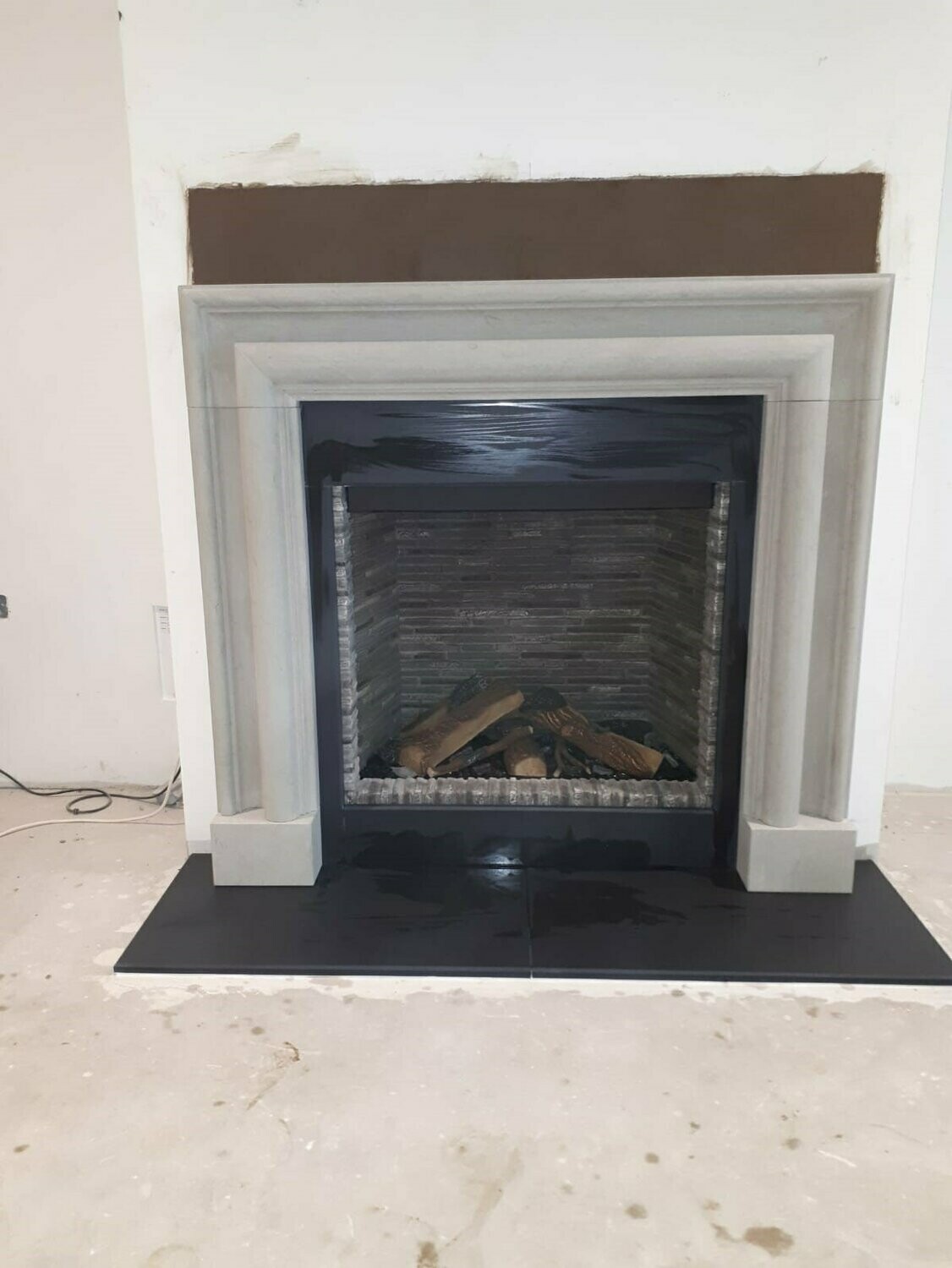 Leon Fireplace & Class Bell Grey Brick