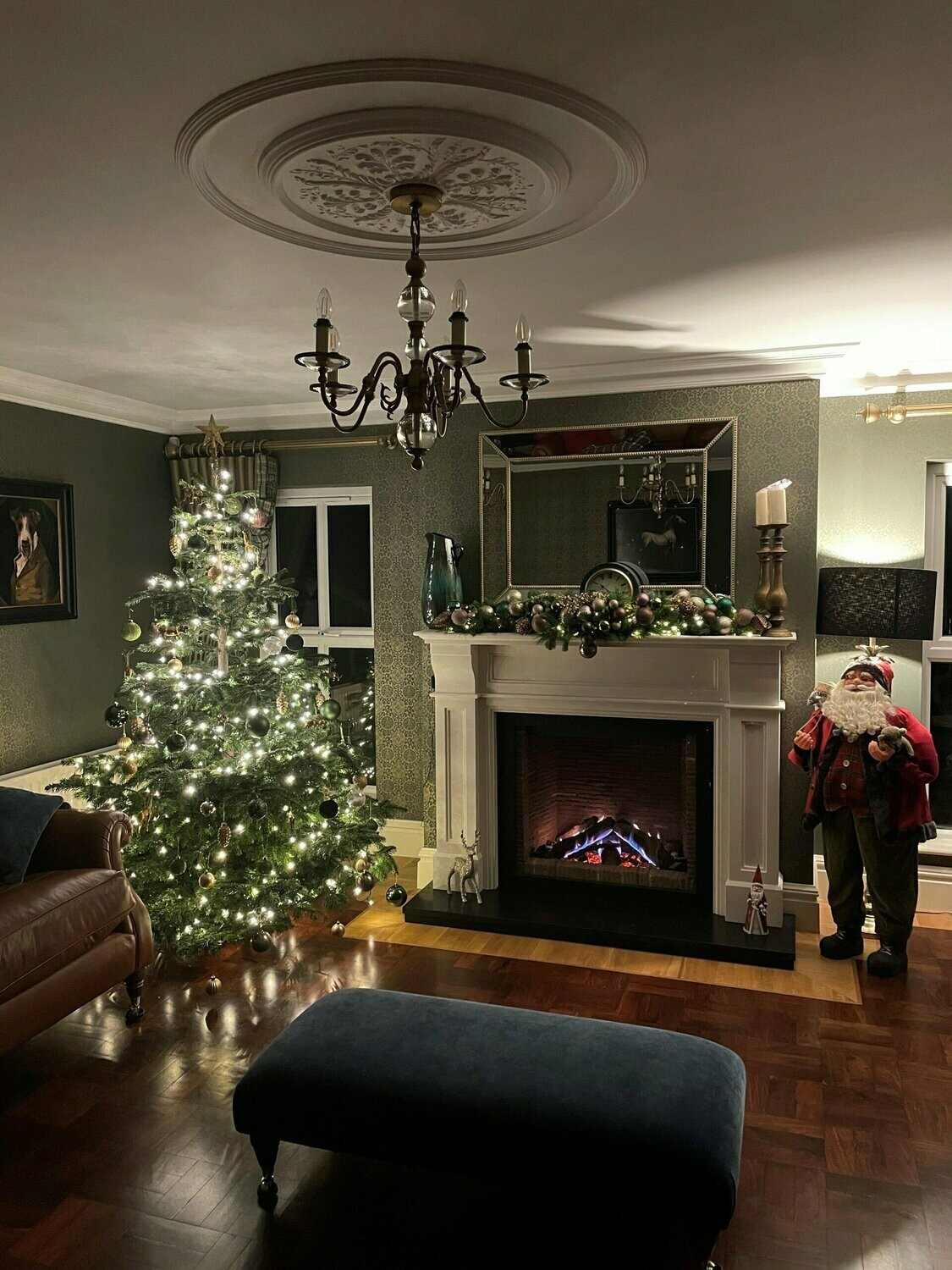 Richmond Fireplace & Classic Bell Small