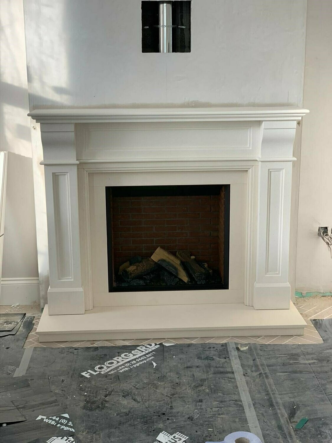 RIchmond Fireplace & Reflex 75T