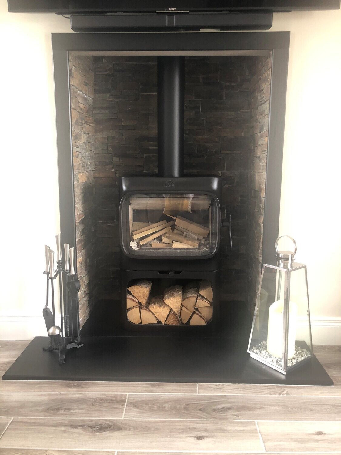 Jotul F305 with log base