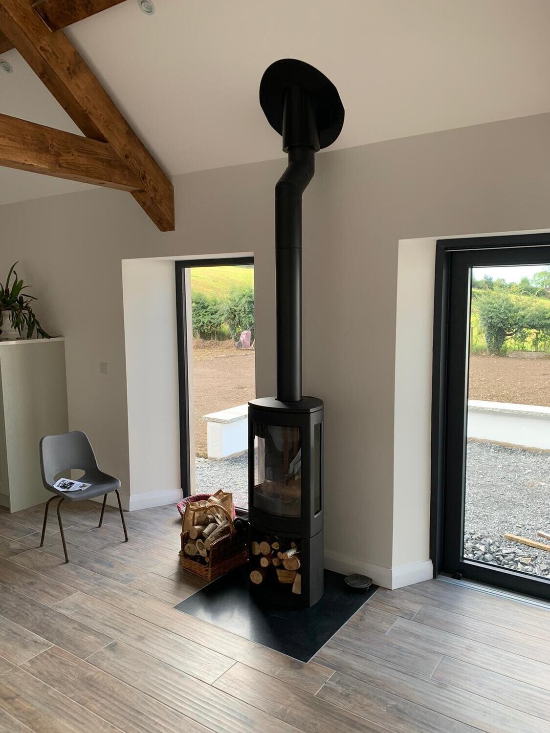 Jotul F373 with log store