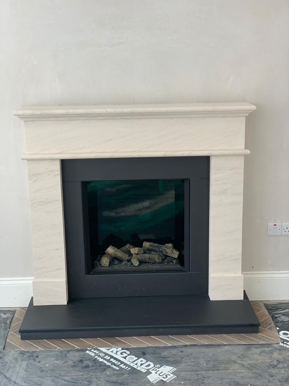Cabra Fireplace with Riva2 600
