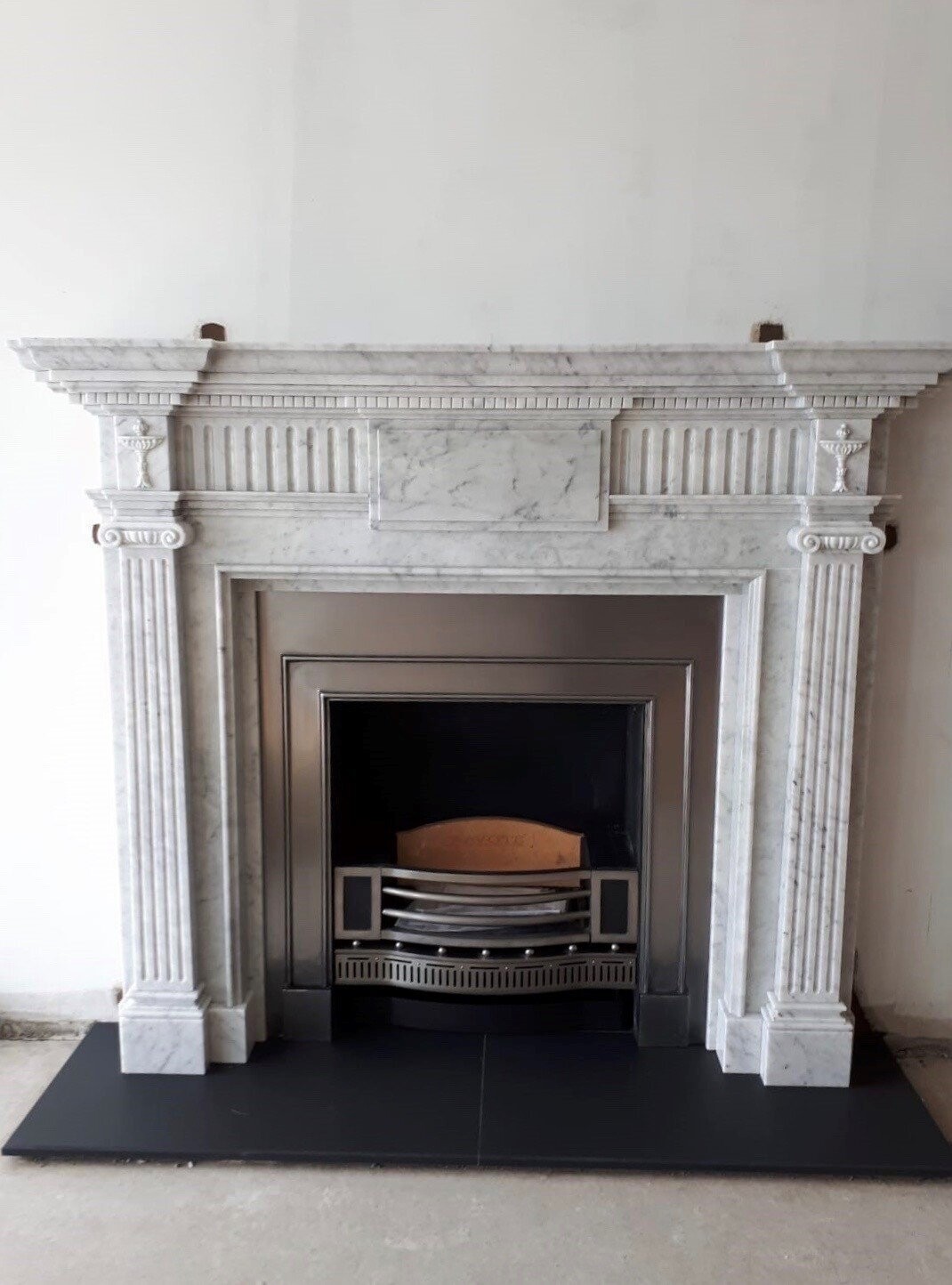 Cambridge Fireplace with Knightsbridge Cast Iron