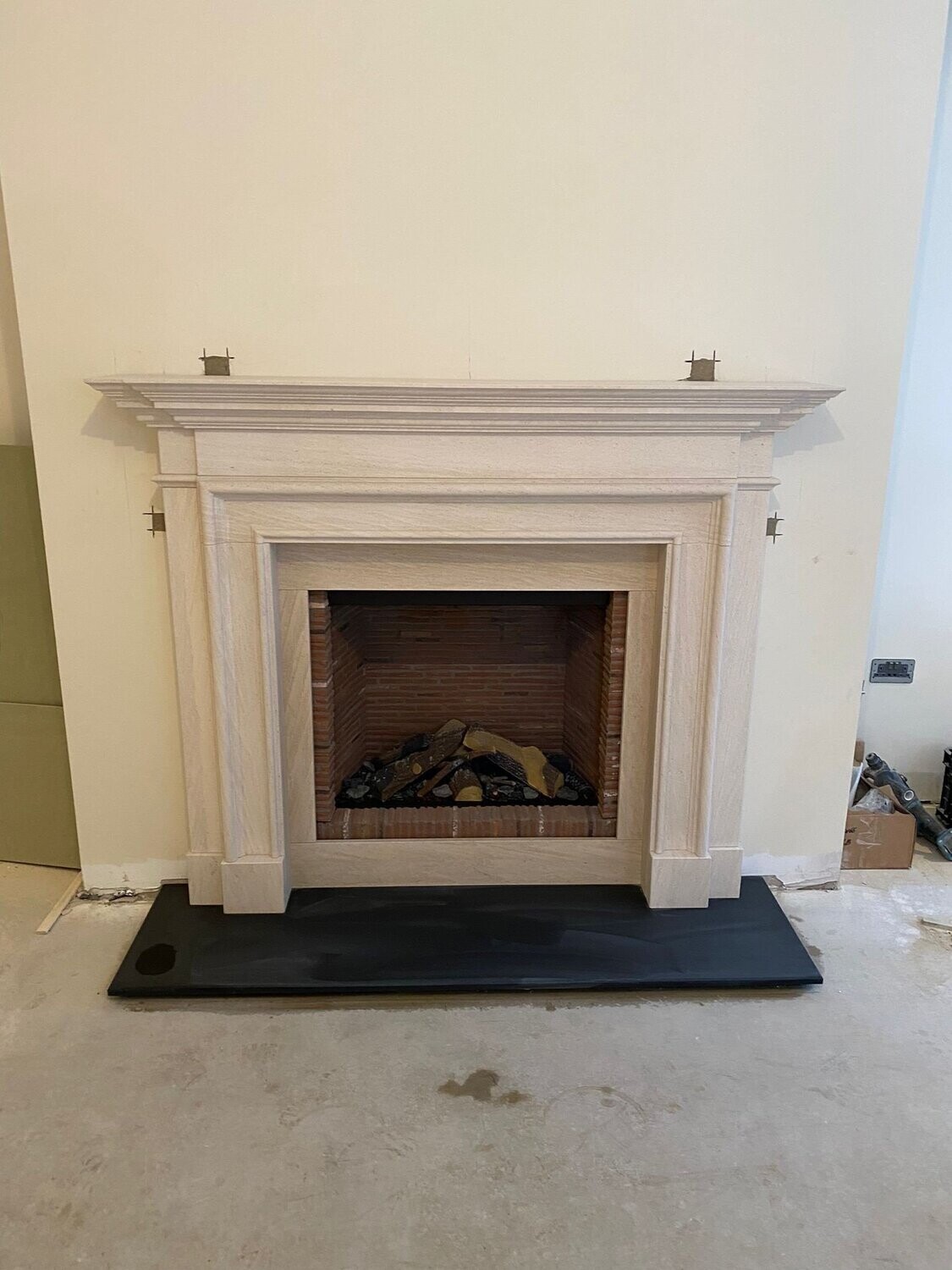 Bellfire Classic Bell with Sandringham veined marble surround