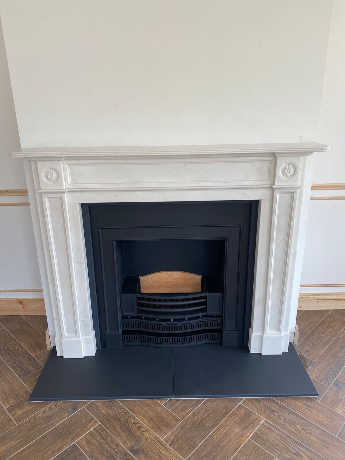 Montpellier Fireplaace with Knightsbridge Cast Iron