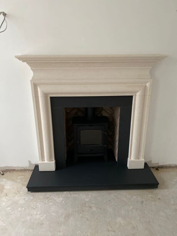 Valencia surround with Stockton 5 stove