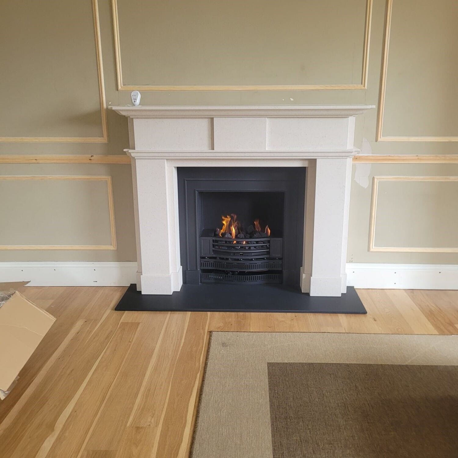 Brooke Fireplace & Knightsbridge Cast Iron Insert