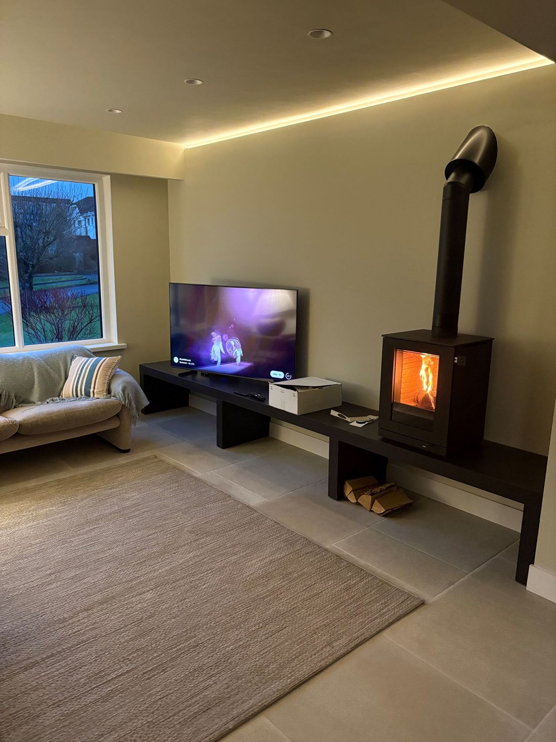 Rais Q-Tee stove with Dekton Sirius Bench