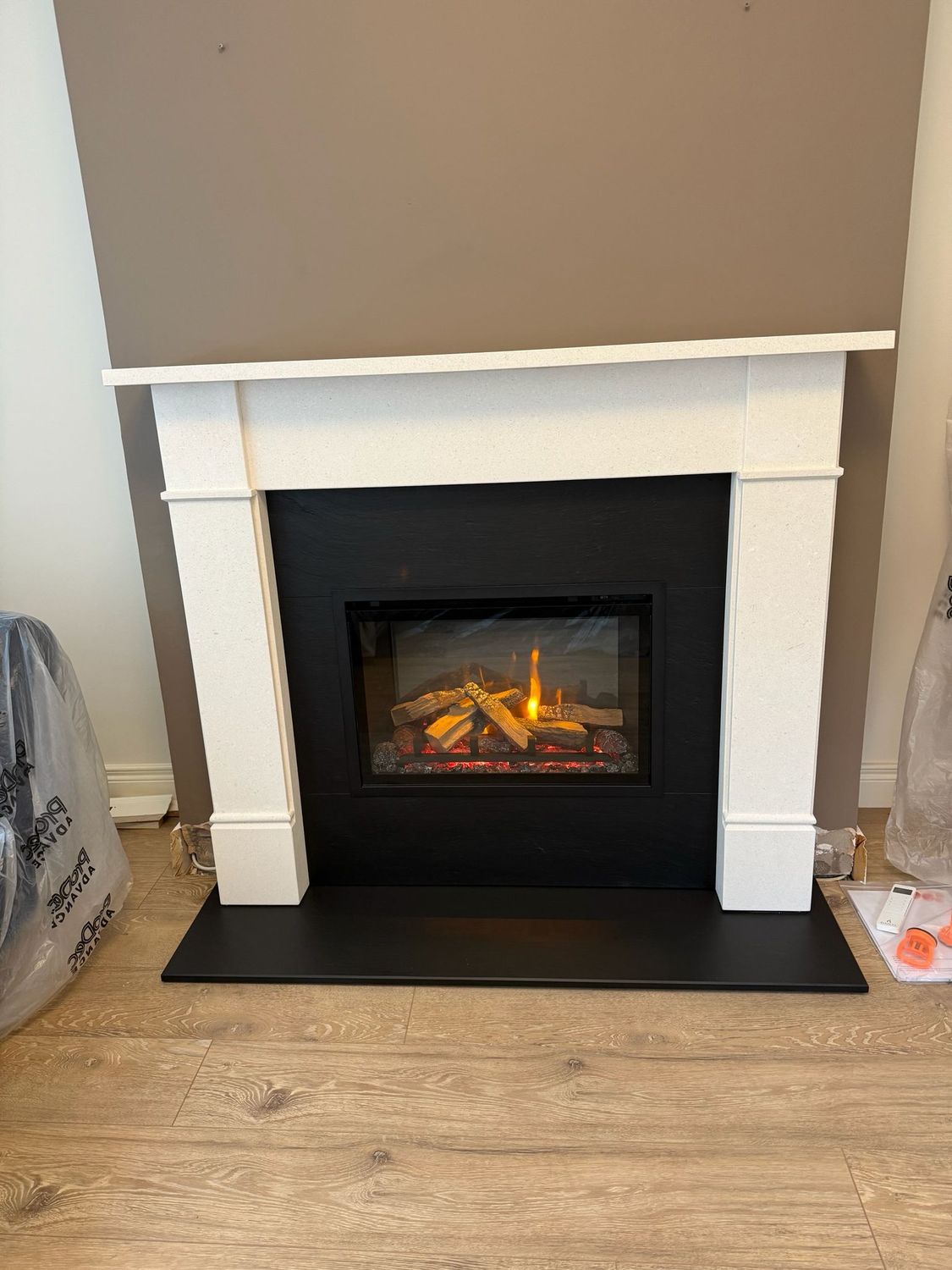 Clive Fireplace & Gazco eMotiv 74 Electric Fire