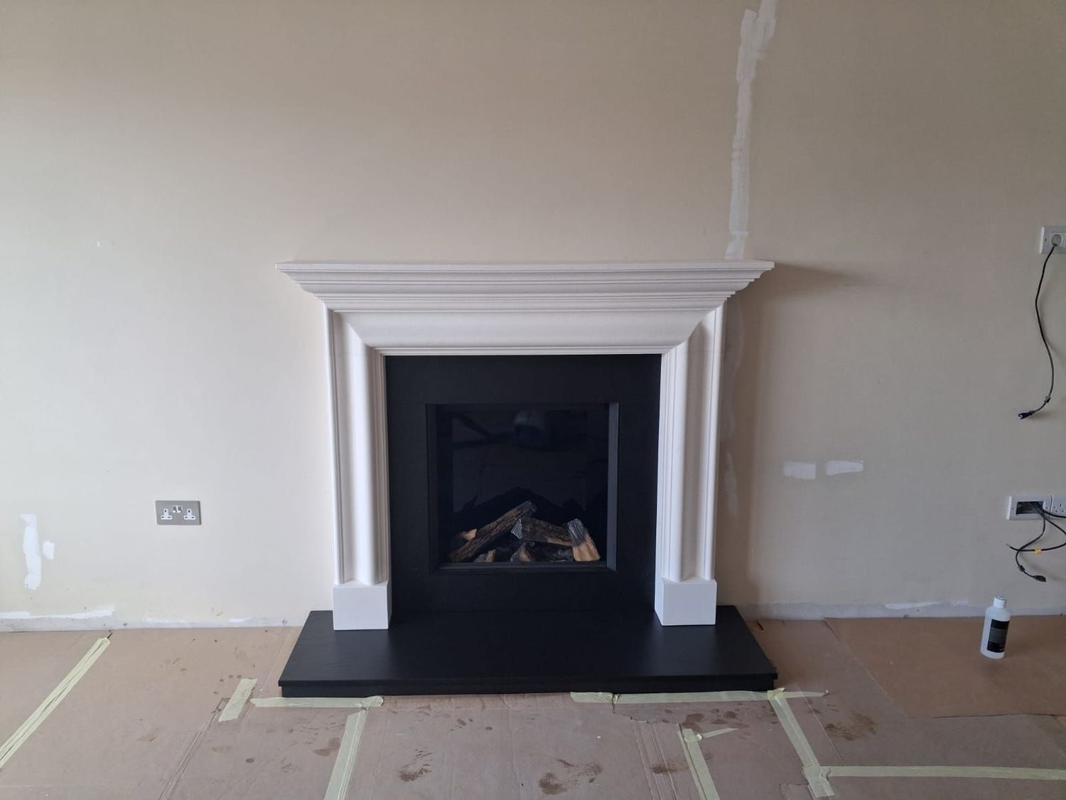 Chesney Alderney  Fireplace & Gazco Eclipse 60HL Gas Fire