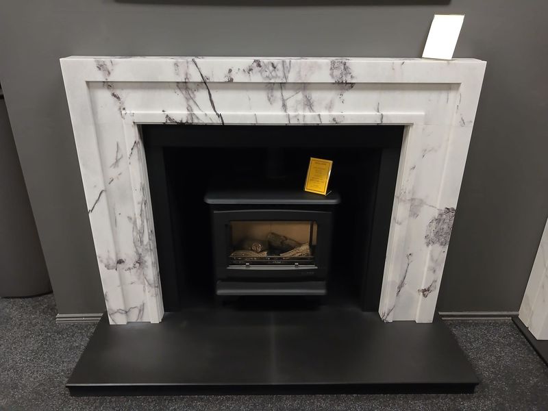 CHESNEY MANHATTAN SURROUND IN LILAC MARBLE