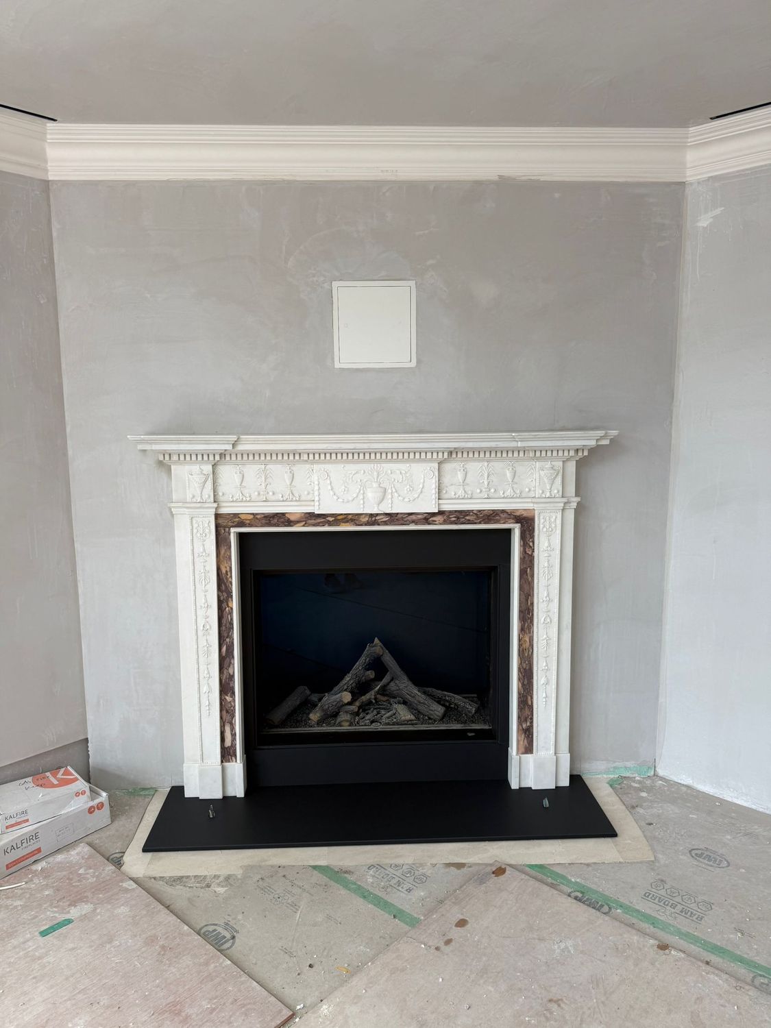 Antique Fireplace & Kalfire GI105