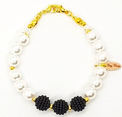 Bracelet & Mask Extender Dual Function (Kaori - Pearl Beads) Bracelet & Mask Extender Dual Function (Kaori - Pearl Beads)