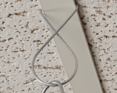 Figure 8 Squeeze Clip