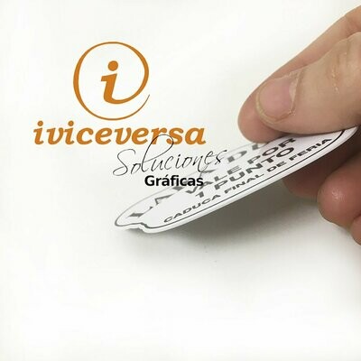 Tarjeta con forma PVC, 700 micras Tarjeta con forma PVC, 700 micras