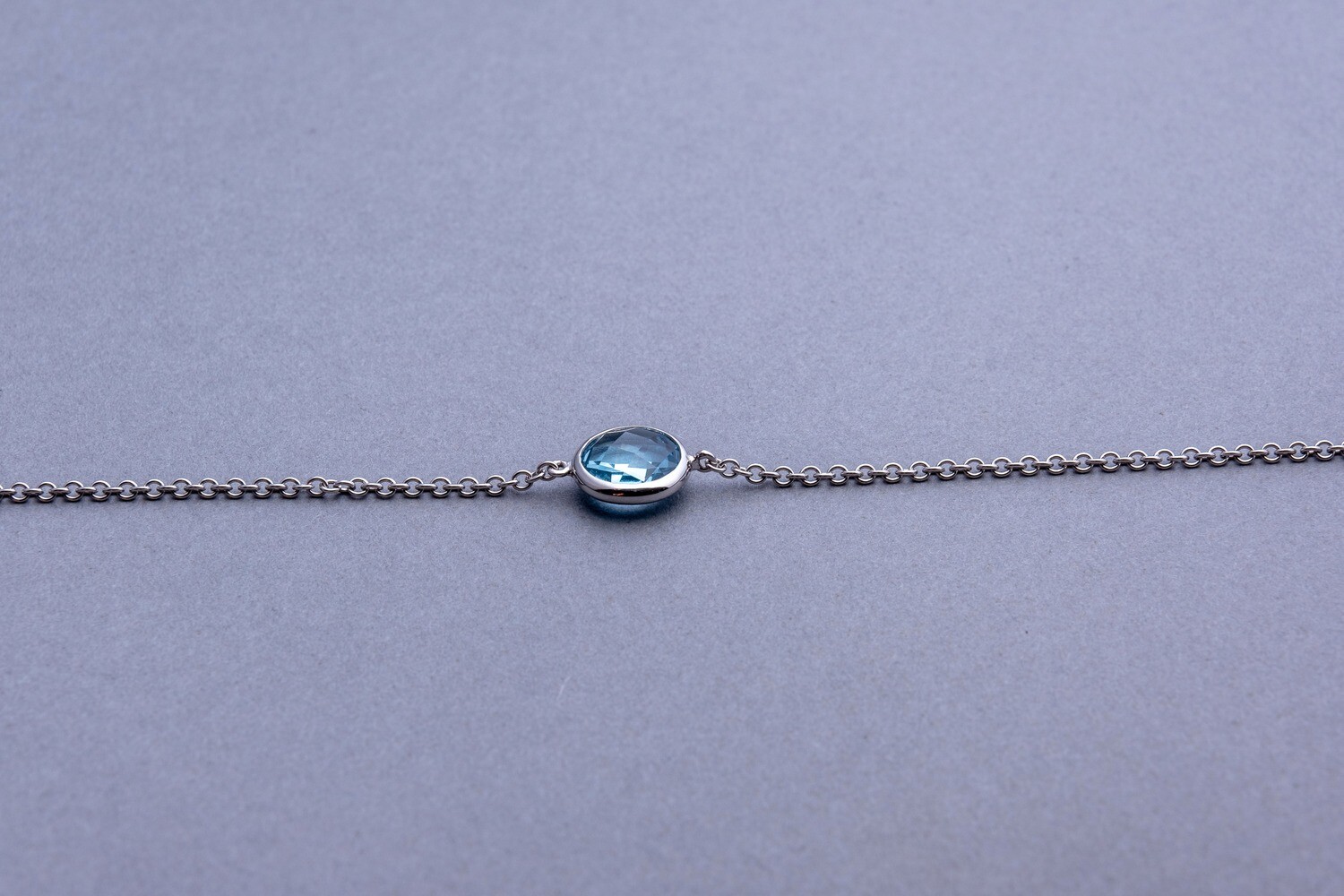 9ct gold Bracelet with Swiss blue Topaz