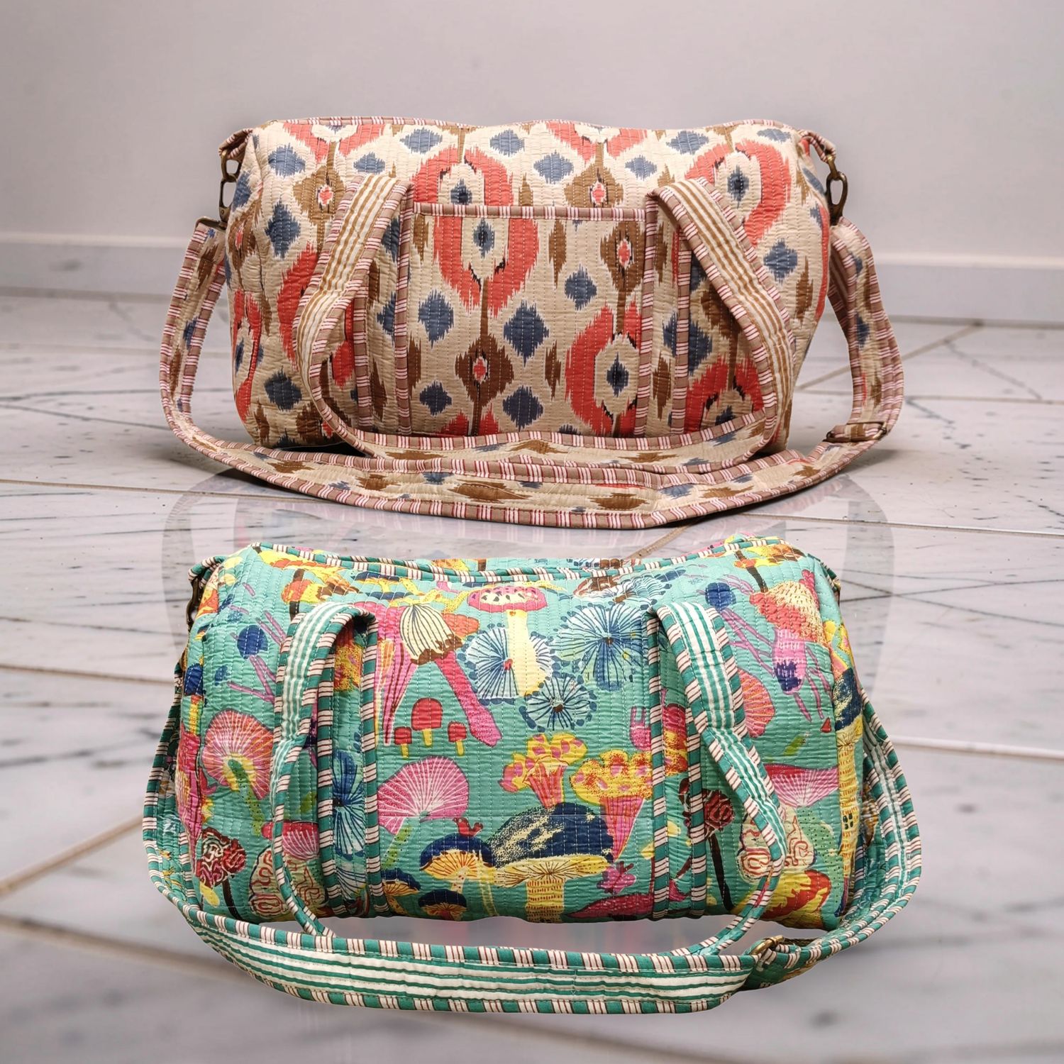 1 Dozen (12 Pcs ) Cotton Printed Duffel Bags With Zipper 01