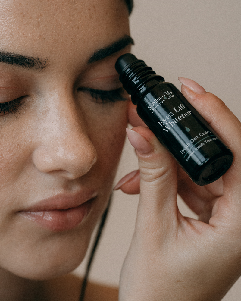 Contorn d’ulls Eyes lift & white roll-on per disminuir inflor, elevar la parpella caiguda i aclarar el to de pell 10ml