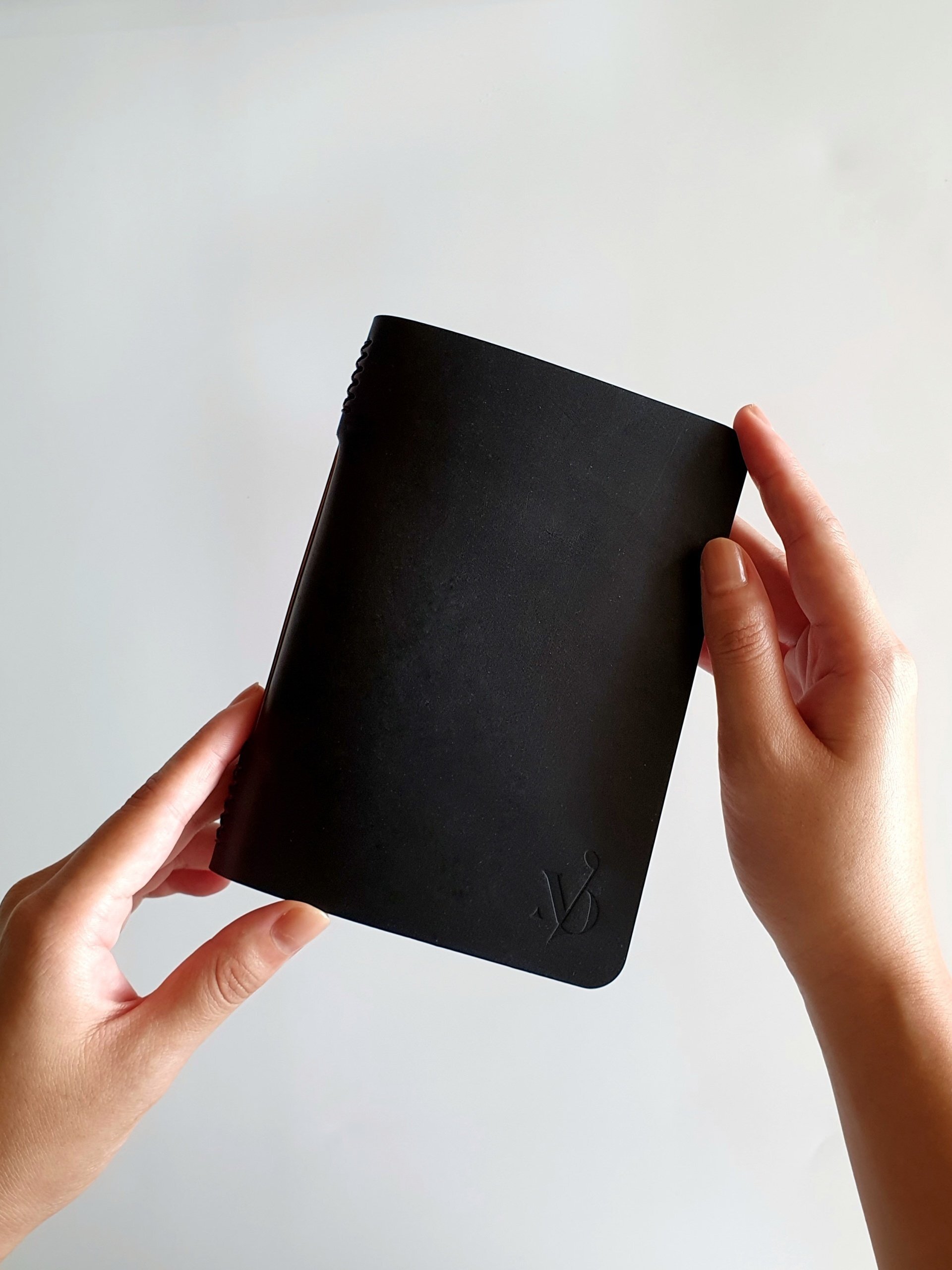 Mini Single Binder Leather Cover (A6 Refillable Unbound Sketchbook / Journal / Notebook) - standard A5 paper inserts