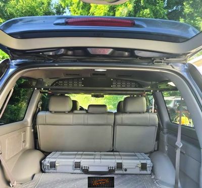Land Cruiser 100 / LX470 Cargo Barrier
