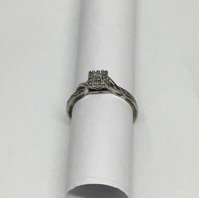 10K White Gold Diamond Chip Ring Size 7