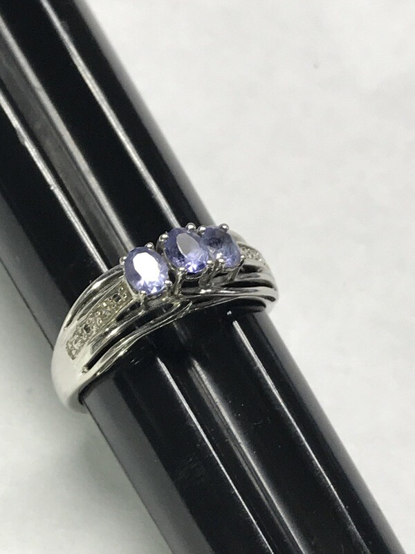 10K White Gold Ring With Purple CZ Stones Ring Size 6.50
