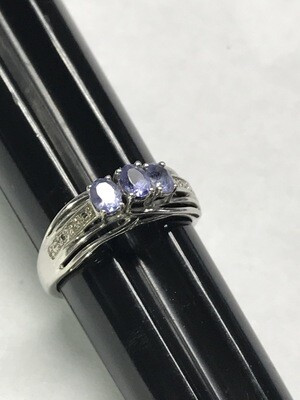 10K White Gold Ring With Purple CZ Stones Ring Size 6.50
