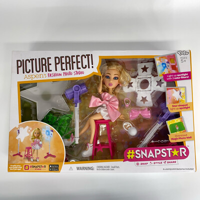 #Snapstar Aspen&#39;s Fashion Photo Studio Yulu Fashion Doll Set