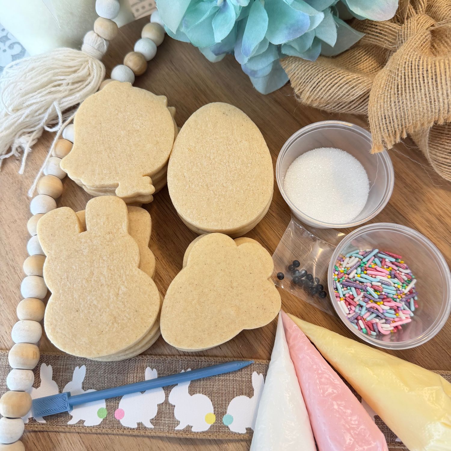 Easter Decorating Kit (1 dz cookies)