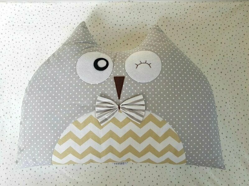 ינשוף גדול אפור בהיר זהב ינשוף גדול אפור בהיר זהב