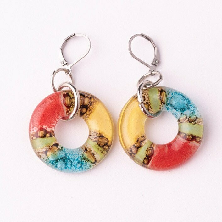 עגיל דוניטה אדום כחול צהוב עגיל דוניטה אדום כחול צהוב