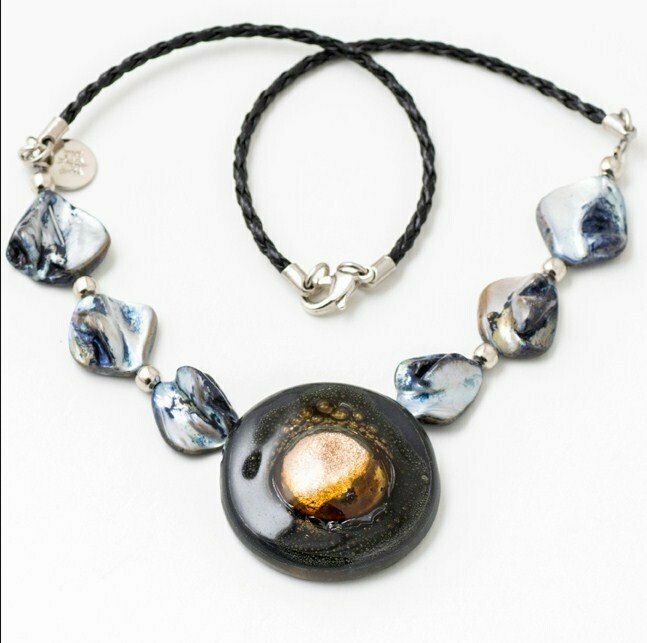 שרשרת נקר שחור שרשרת נקר שחור