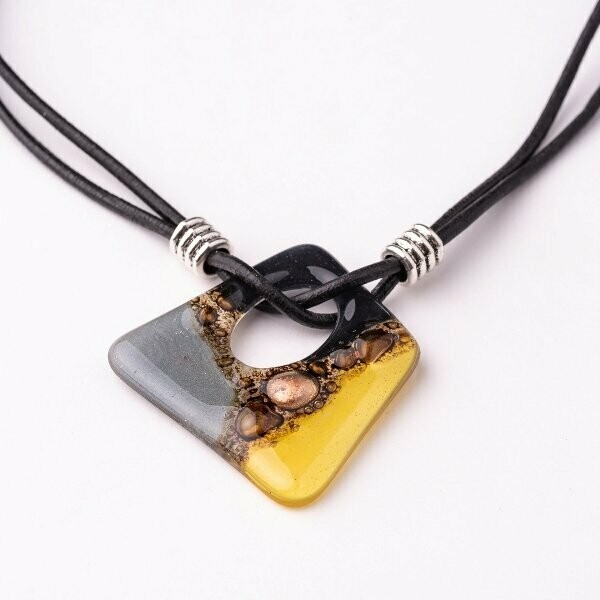 שרשרת ג'אז שחור צהוב שרשרת ג'אז שחור צהוב